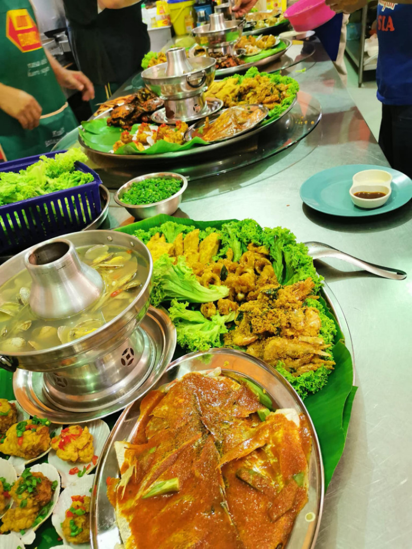 (City + Countryside) 2-Day 1-Night Selangor Team-Building Itinerary for Small Groups: River View Seafood Restaurant