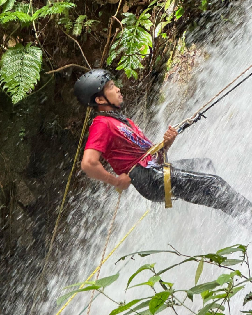 Team Harmony in Perak: Exciting Waterfall Abseiling at Ulu Geruntum