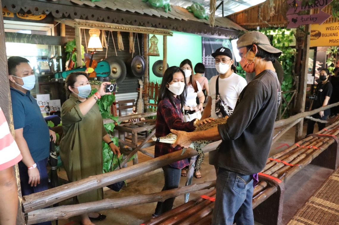 (Sarawak Escape) 4 Days 3 Nights Itinerary: Team Bonding - Jong’s Crocodile Farm