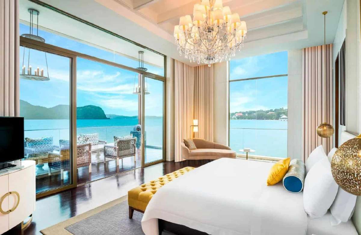7 Top-Rated Luxury Hotels & Resorts (The St. Regis Langkawi)
