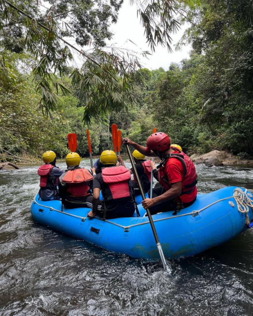 10 Nature-Inspired Activities in Malaysia for Stronger Connections: White Water Rafting