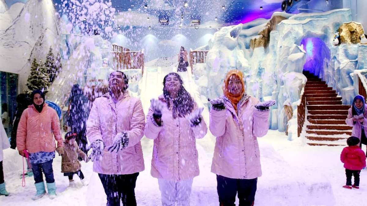 Top 9 Retreat Spots in Malaysia for a Unique Company Christmas: i-City, Shah Alam