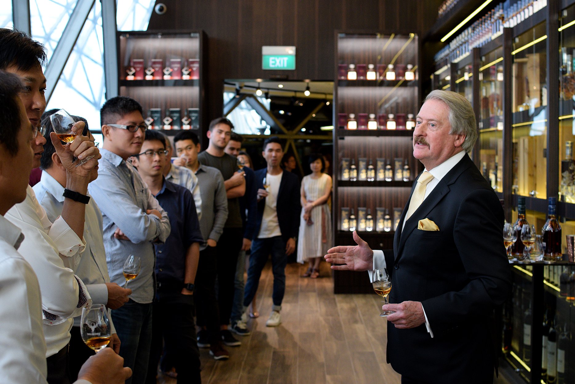 (Work Hard, Play Lavishly) 11 Must-Try Luxury Team Outings in Singapore : The Grande Whisky Museum