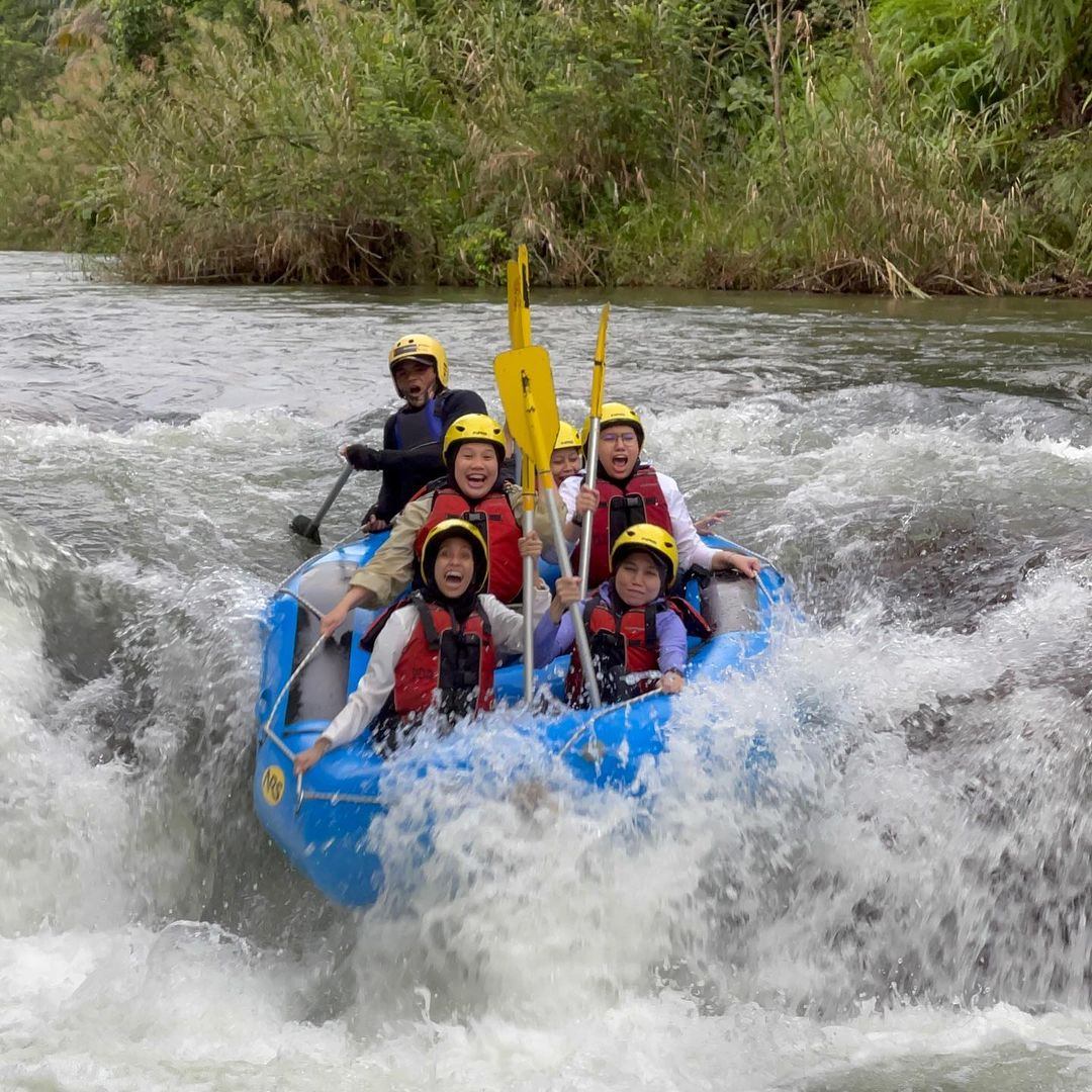 Team Building Activities From All Malaysian States: KKB White Water Rafting