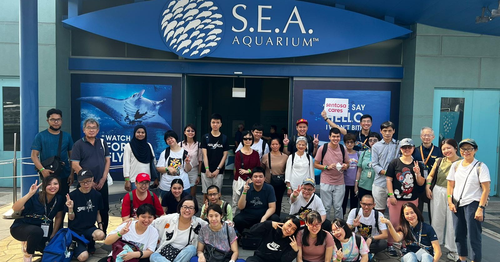(Work Hard, Play Lavishly) 11 Must-Try Luxury Team Outings in Singapore : S.E.A. Aquarium