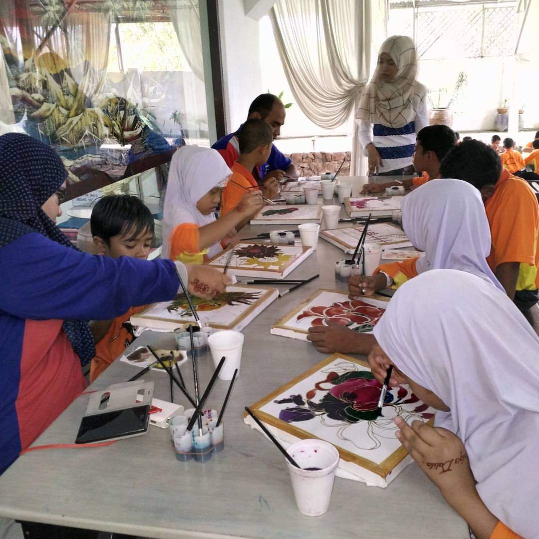 Team Building Activities From All Malaysian States: Atma Alam Batik Art Village