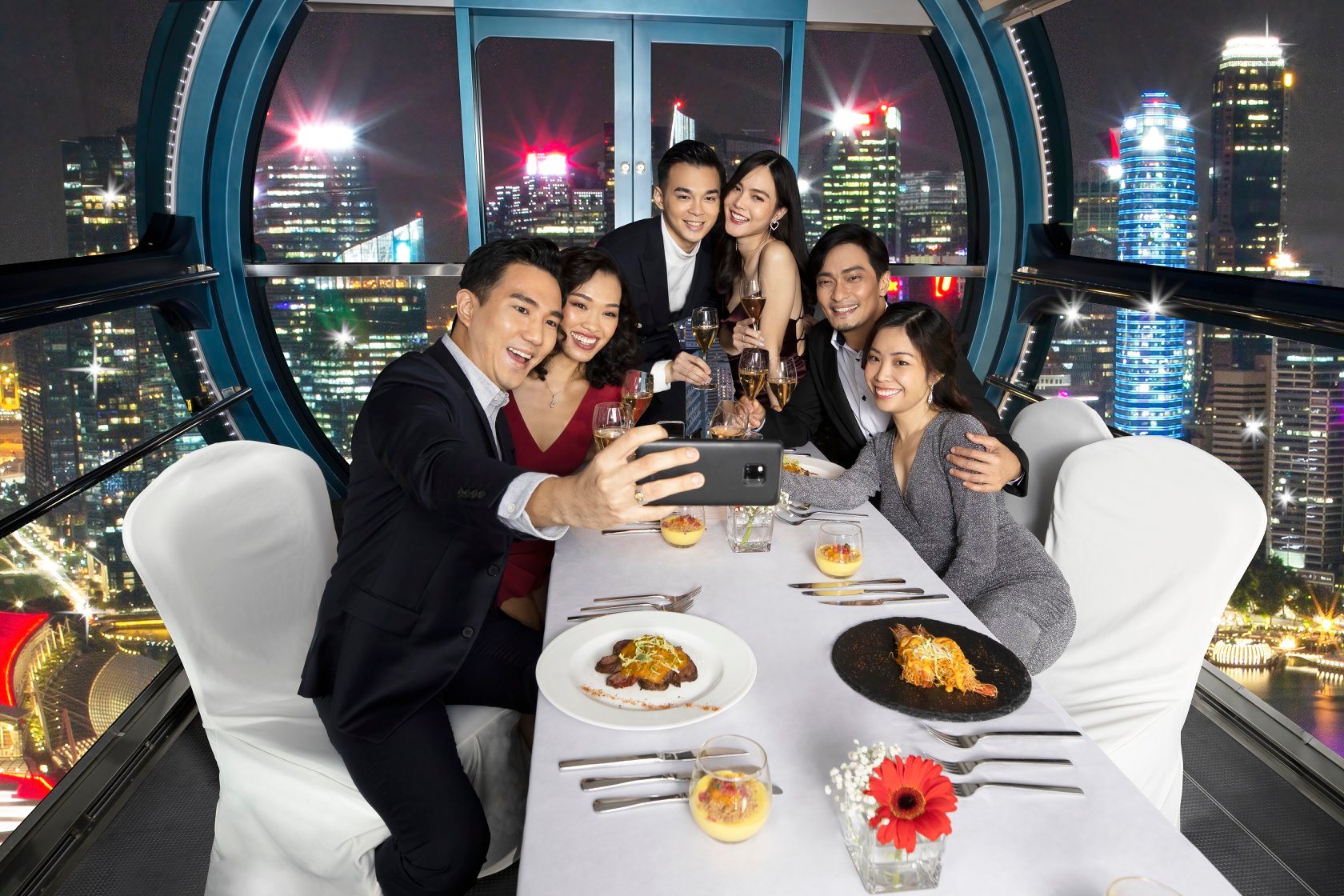 (Work Hard, Play Lavishly) 11 Must-Try Luxury Team Outings in Singapore : Singapore Flyer